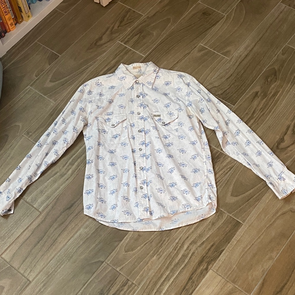 American Eagle Outfitters White and Blue Floral Shirt
